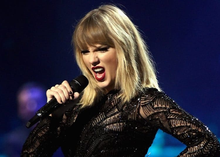 Taylor Swift tiene cámaras de seguridad que «cuidan» su trasero