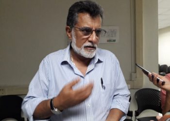 Schafik Hándal considera que despidos de familiares de Ortíz es un “vil desquite” por parte del presidente Bukele