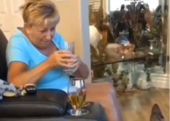(VIDEO) Una abuela come brownies hechos con marihuana, su reacción fue graciosa