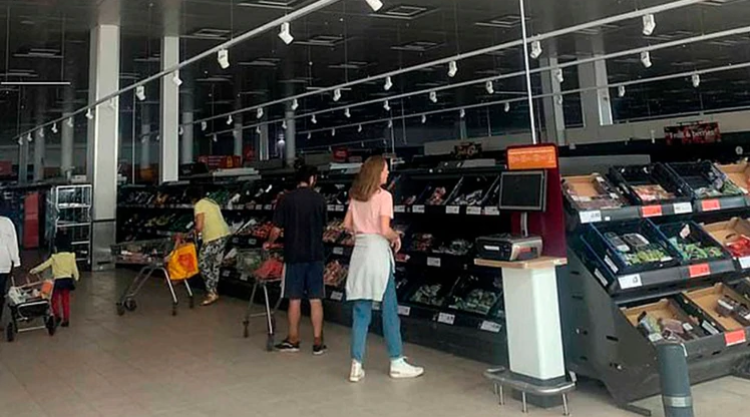 El Reino Unido sufre un apagón que armó caos en aeropuertos, calles y trenes