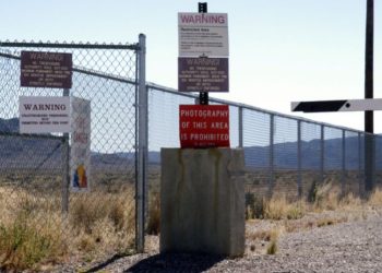 Hombre que invitó por Facebook invadir el Área 51 recibe la visita del FBI