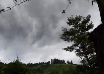Viernes lluvioso por el ingreso de una nueva onda tropical al país