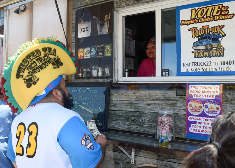 Cancelan competencia “más grande de comer tacos” tras la muerte de un concursante