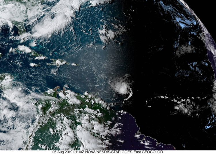 Florida en alerta ante la amenaza que “Dorian” llegue convertida en huracán