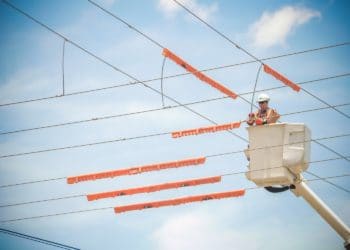 DEUSEM mejora red eléctrica de Usulután