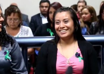 Absuelven a Evelyn Hernández por supuestamente asesinar a su bebé