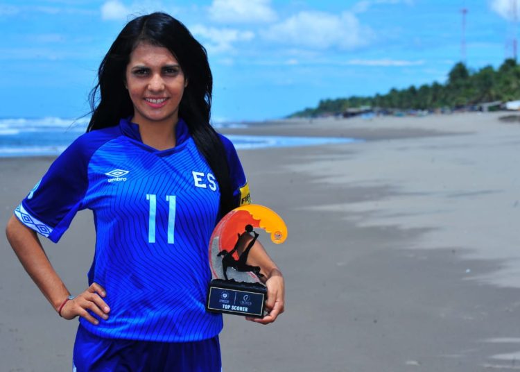 Fátima ya tiene su trofeo como máxima goleadora en clasificatorio para los Juegos Mundiales de Playa en Qatar