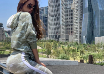 A Yanet García le lucen los “leggings”