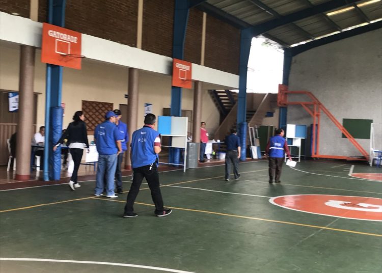 El abstencionismo dominó las primeras horas de la segunda vuelta en Guatemala