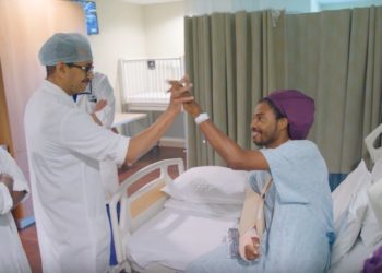 “Salvan la vida de un hombre con una varilla de acero atravesado en el pecho”