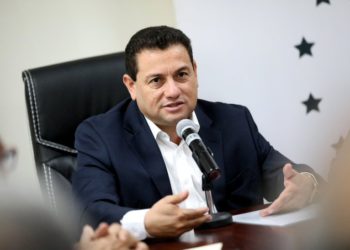 Ministro Castro da a conocer avances de convenio para obtener visas de trabajo temporal en E.UU.