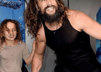 (VIDEO) Jason Momoa, Aquaman, quedó atrapado en un elevador por dos horas