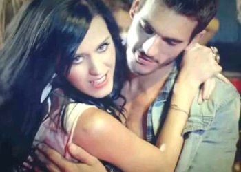 La cantante Katy Perry fue acusada de agresión sexual por el modelo Josh Kloss