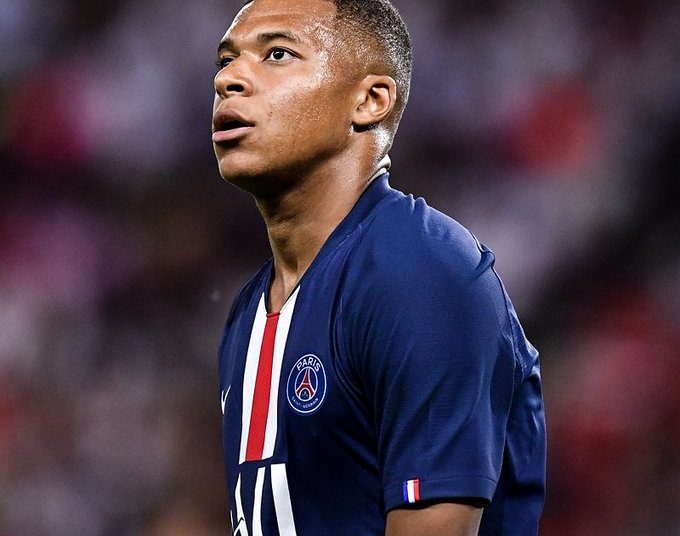 PSG pierde a Mbappé y Cavani por lesión