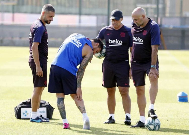 Lionel Messi podría estar varias semanas de baja por lesión y causa preocupación en el Barcelona