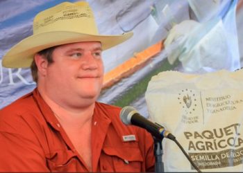 Más de 3 mil beneficiarios por entrega de paquetes agrícolas de semilla de frijol en Ahuachapán