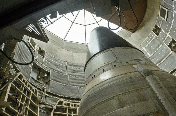 Estados Unidos anunció el final del tratado de armas nucleares con Rusia