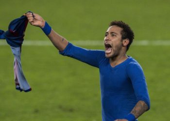 PSG advierte a Neymar, que de no haber una buena oferta se quedará otra temporada