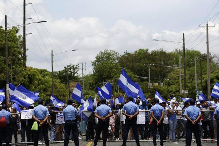 Opositores a Daniel Ortega convocan a paro nacional de tres días