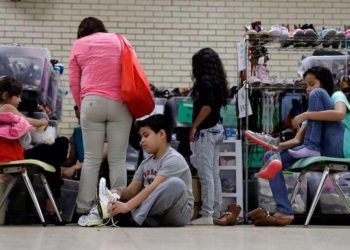 EE.UU. no dará vacunas contra influenza en centros de detención de migrantes