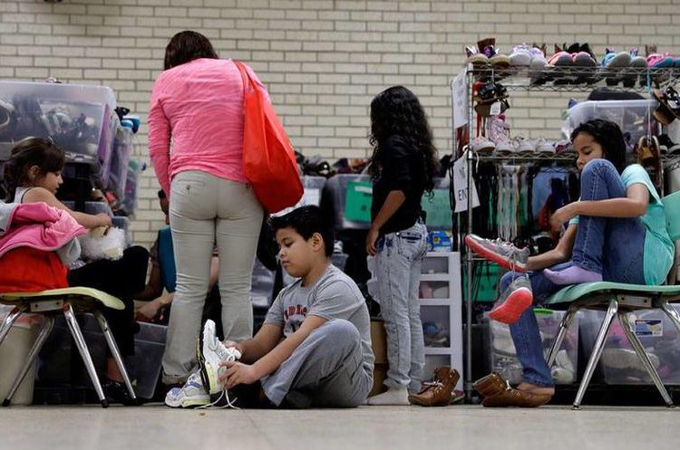 EE.UU. no dará vacunas contra influenza en centros de detención de migrantes