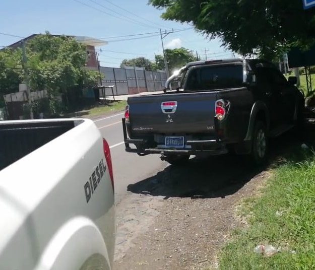 Multan a migueleño residente en EE.UU. por tirar basura cerca de puente Urbina de San Miguel