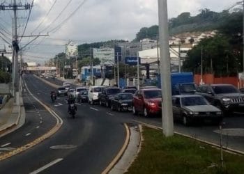 Gobierno inicia entrega de placas metálicas a vehículos y motocicletas