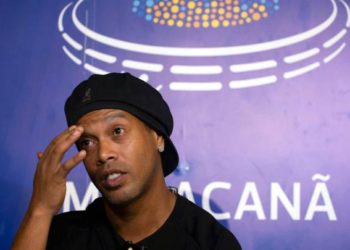 Ronaldinho ‘ahogado’ por las deudas y sin poder salir de Brasil