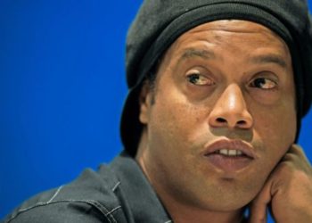 Ronaldinho no paga millonaria multa y justicia brasileña le bloquea 57 propiedades