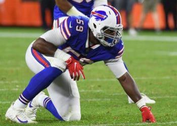 Un jugador de la NFL confesado bisexual quiere volver a las canchas