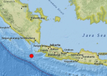 Alerta de tsunami tras un terremoto de magnitud 7,4 en Indonesia