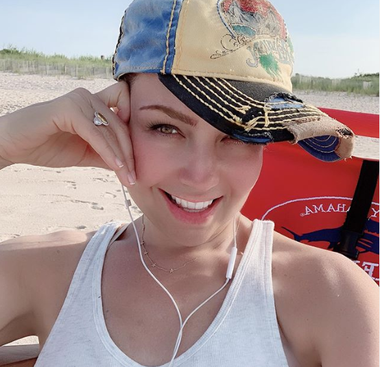 (VIDEO) Thalía presume de sus habilidades en el trapecio