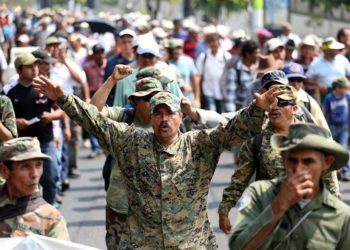 Veteranos y excombatientes amenazan con cierre de calles el lunes