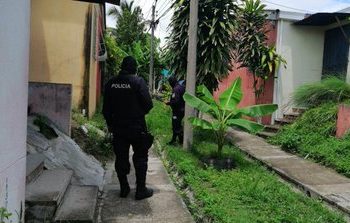 Llevan ante juzgados a diez personas acusadas de ocupación ilegal en urb. Vista al Lago