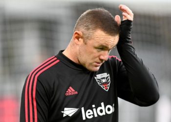 Wayne Rooney pone en riesgo su matrimonio al ser captado saliendo de hotel con otra mujer