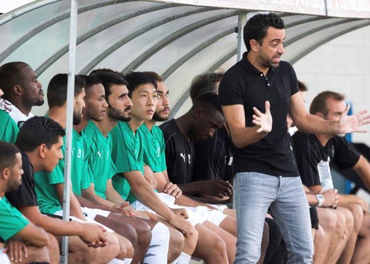 (VIDEO) El enfado de Xavi Hernández en su estreno de entrenador