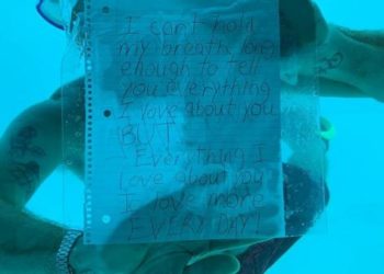 Hombre se ahoga al proponerle matrimonio a su novia: Ella le promete encontrarlo para «casarse en la próxima vida»