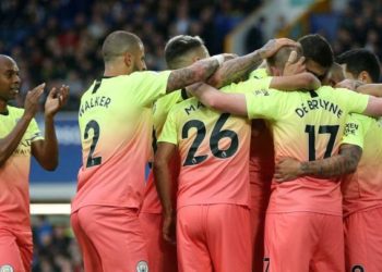 Manchester City derrotó al Everton y se mantiene como escolta del Liverpool