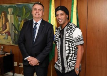 La particular designación de Jair Bolsonaro para mostrar a Ronaldinho como la cara de Brasil