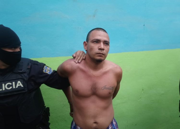 Policías desarticulan estructura de mareros que usurpaban viviendas en San Bartolo, Ilopango