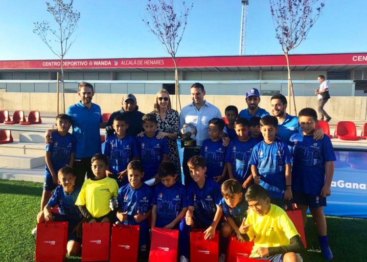 Alcalde Muyshondt renueva convenio con La Liga para el beneficio de niños y jóvenes de San Salvador