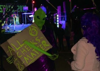 (VIDEO) Detienen a dos personas por ingresar a la base militar conocida como Área 51