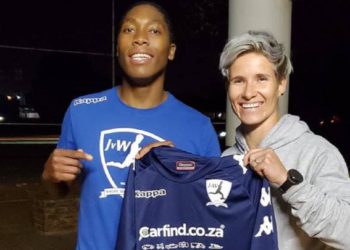 Caster Semenya firmó con un club de fútbol tras ser apartada del atletismo