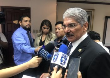 Quijano: “No tenemos acuerdo en el tema del procurador, ni con el presupuesto de la Asamblea”