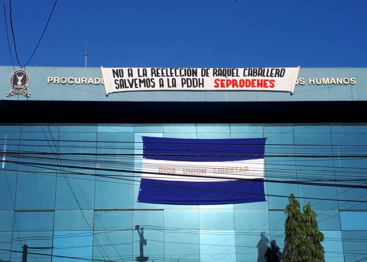 (VIDEO) Sindicalistas “festejan” con mariachis fin del mandato de procuradora Raquel Caballero
