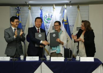 El Salvador recibe $6.5 millones de Corea para fortalecer sistema de salud