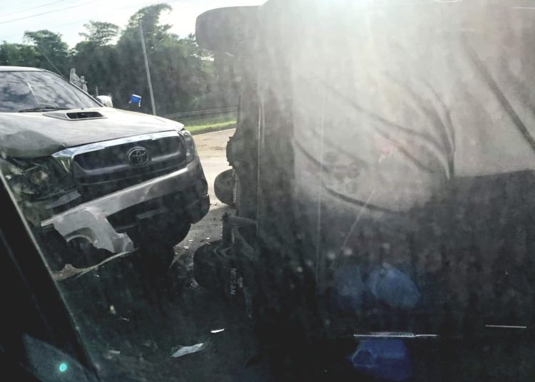 Diputado de ARENA sufre accidente de tránsito en la carretera a Santa Ana