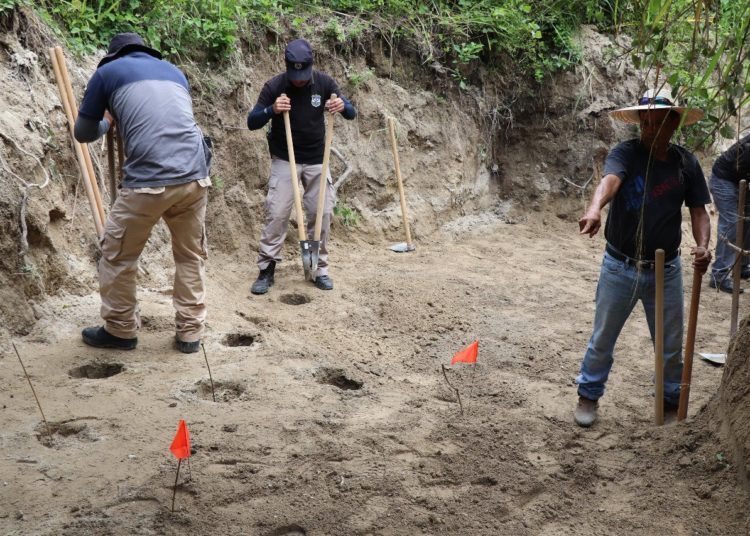 FGR reporta hallazgo de cuatro cadáveres más en cementerio clandestino de Ilopango