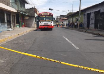 Anciana muere arrollada por bus de la ruta 2-C en Mejicanos
