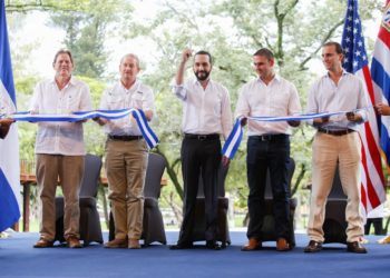 Bukele y Muyshondt inauguran remodelación del Parque Cuscatlán